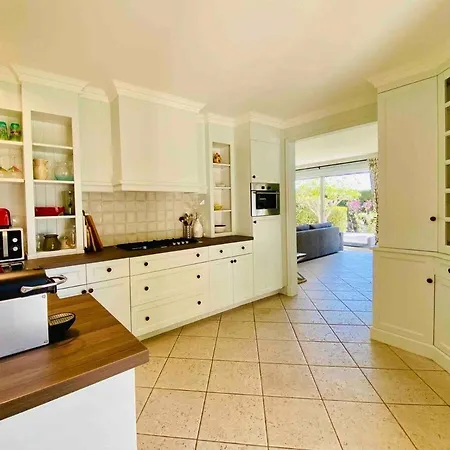 Вилла Cap D'antibes Антиб